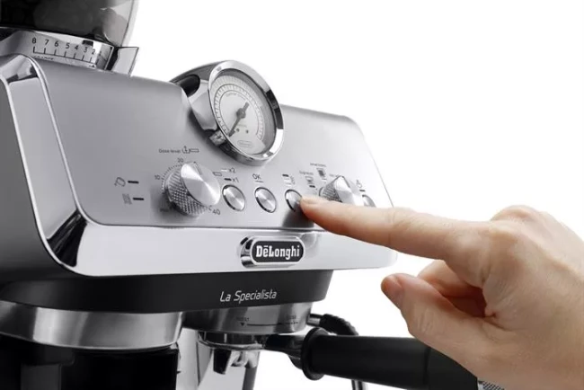 Кофеварка DeLonghi La Specialista Arte Manual EC9155.MB